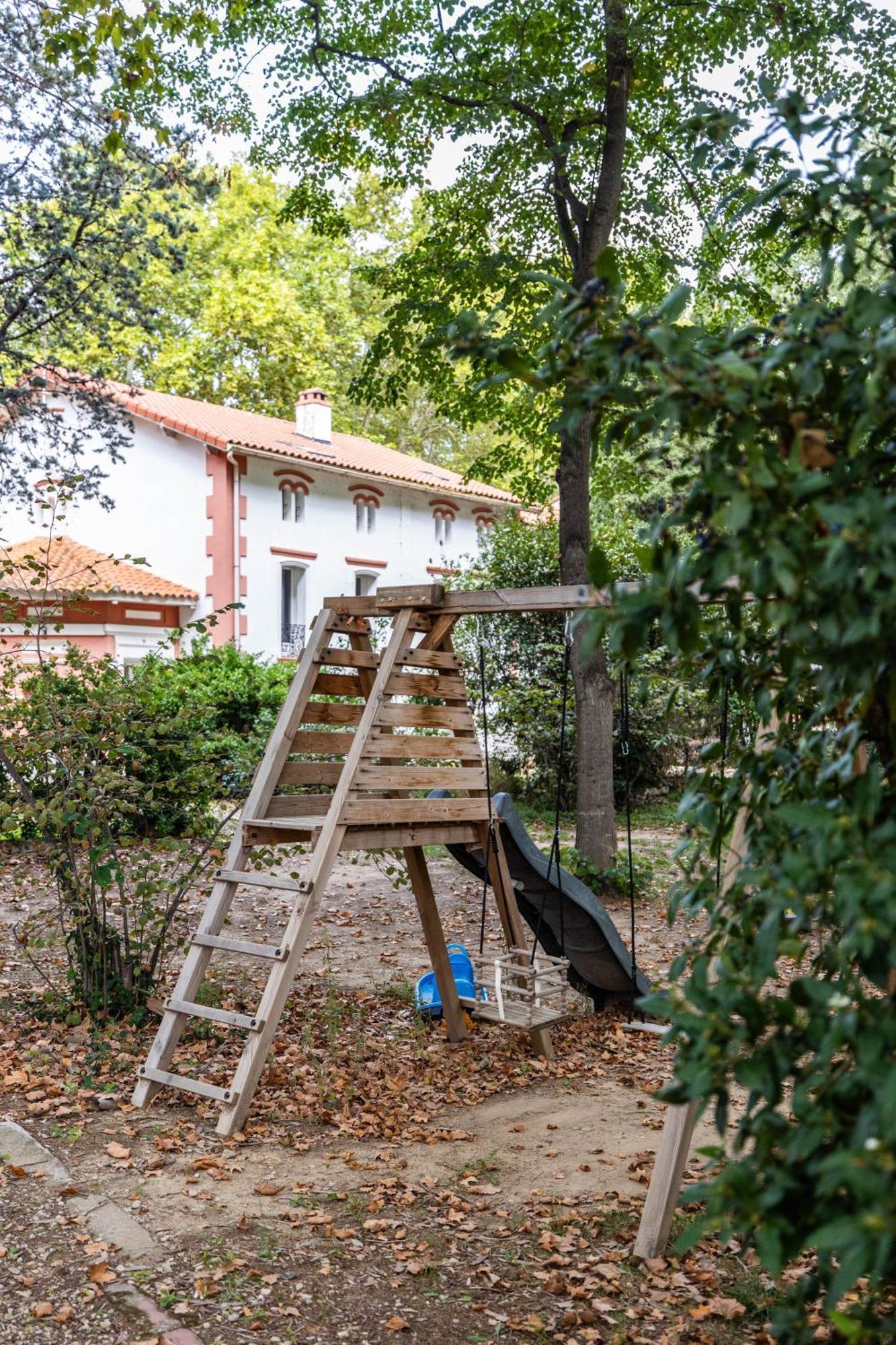 Domaine Castell De Bles Bed & Breakfast Saint-Genis-des-Fontaines Exterior photo