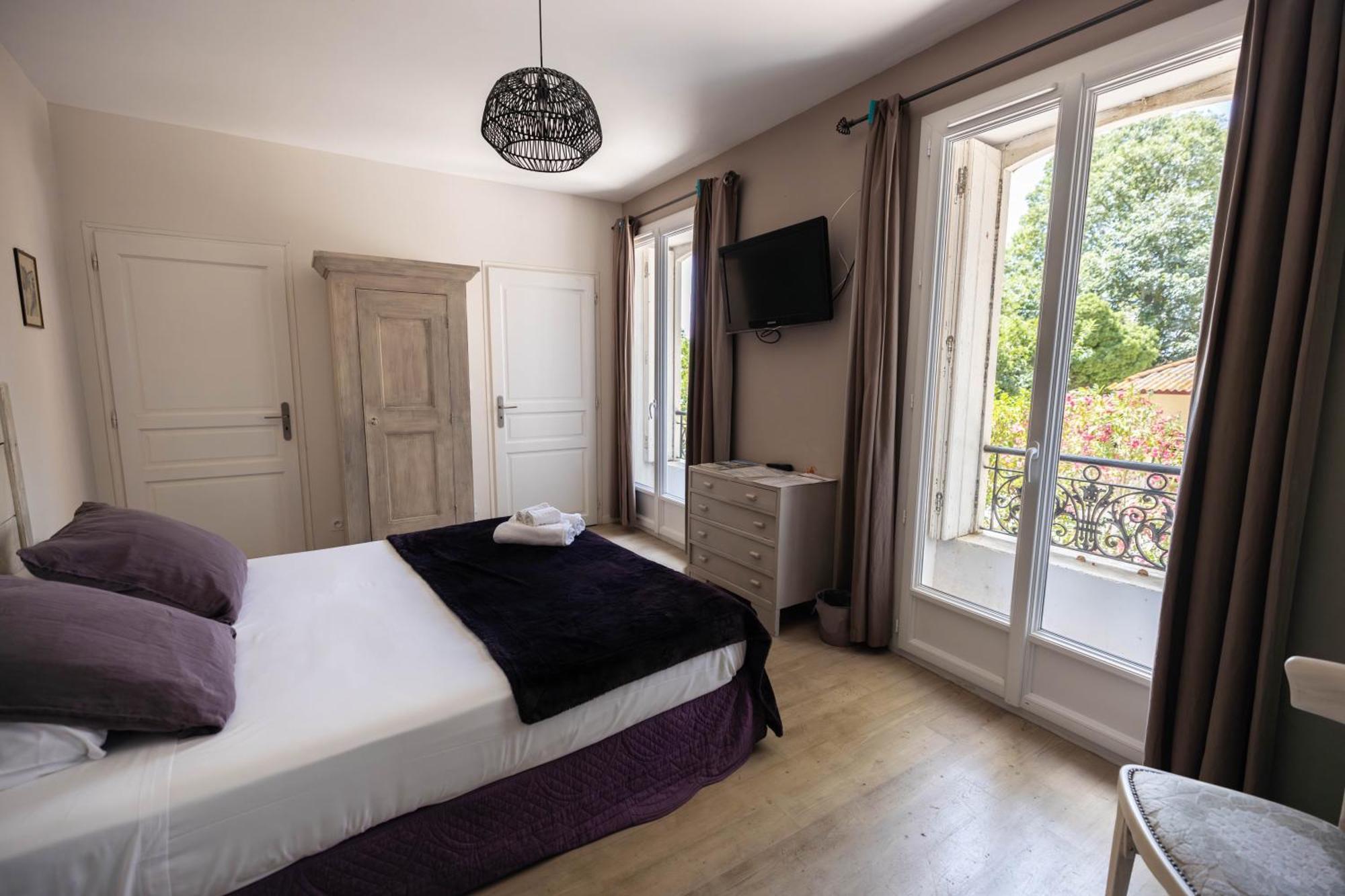 Domaine Castell De Bles Bed & Breakfast Saint-Genis-des-Fontaines Room photo