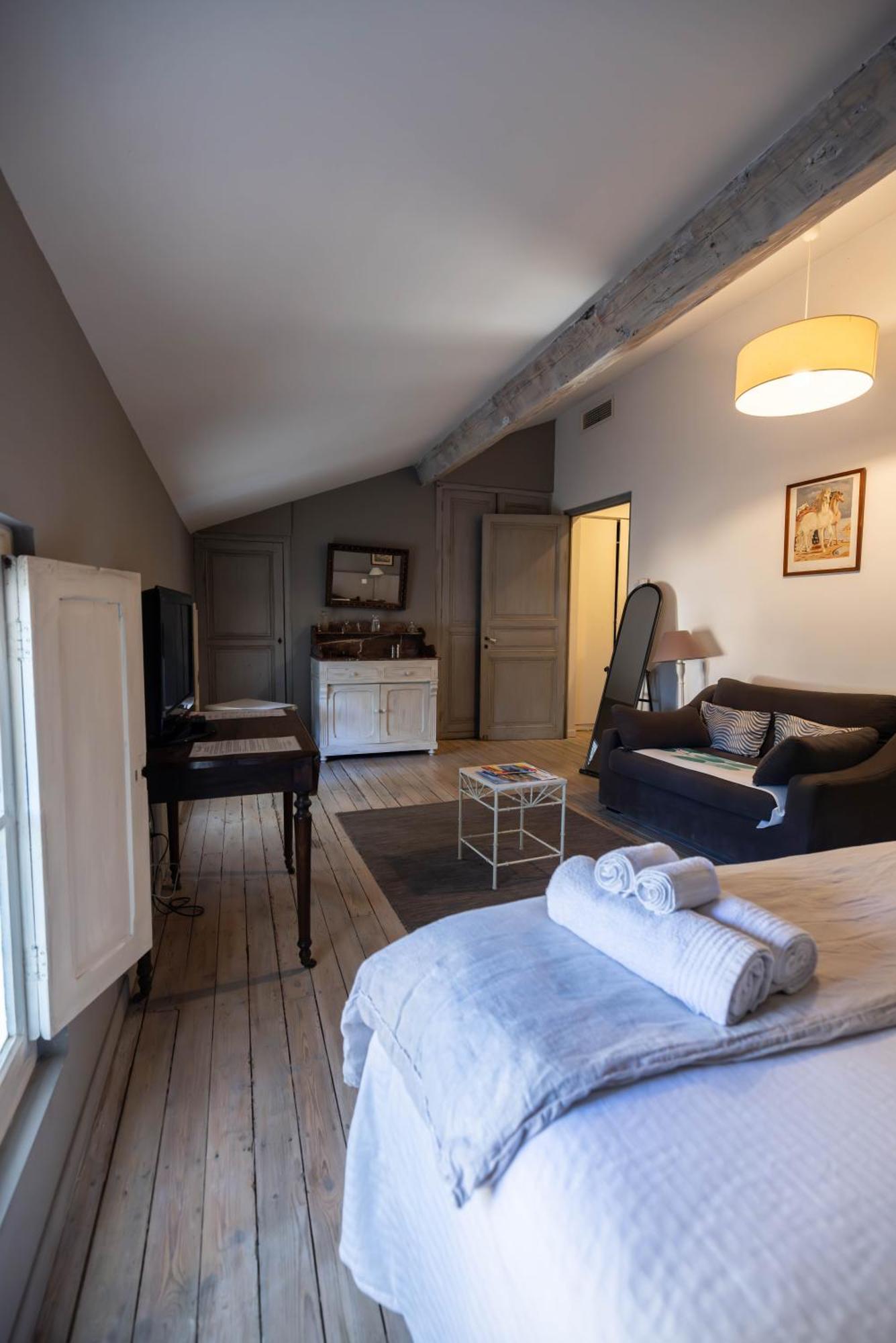 Domaine Castell De Bles Bed & Breakfast Saint-Genis-des-Fontaines Room photo