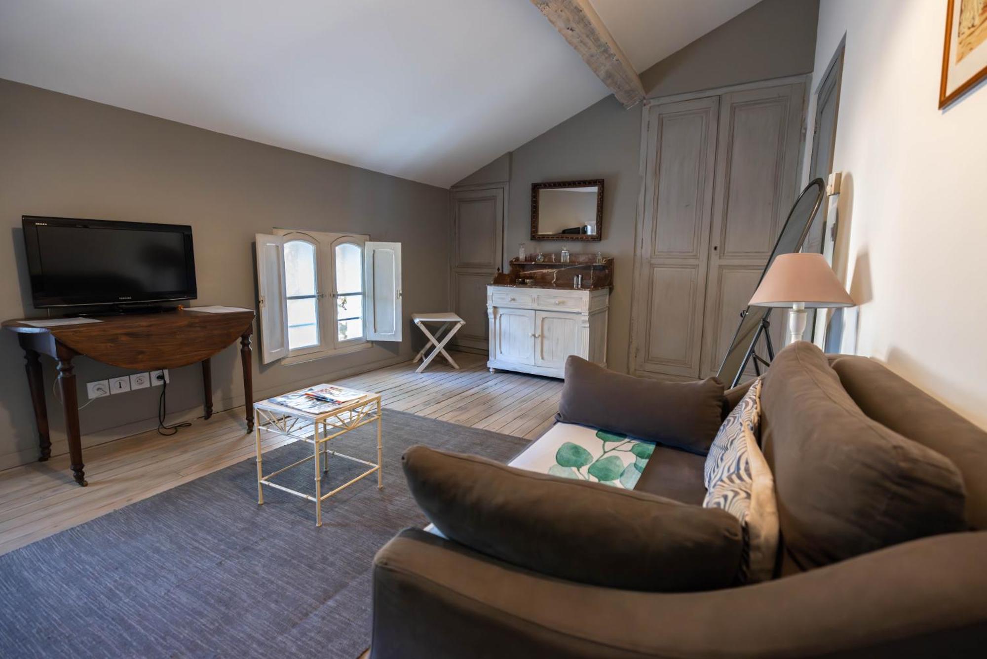 Domaine Castell De Bles Bed & Breakfast Saint-Genis-des-Fontaines Room photo